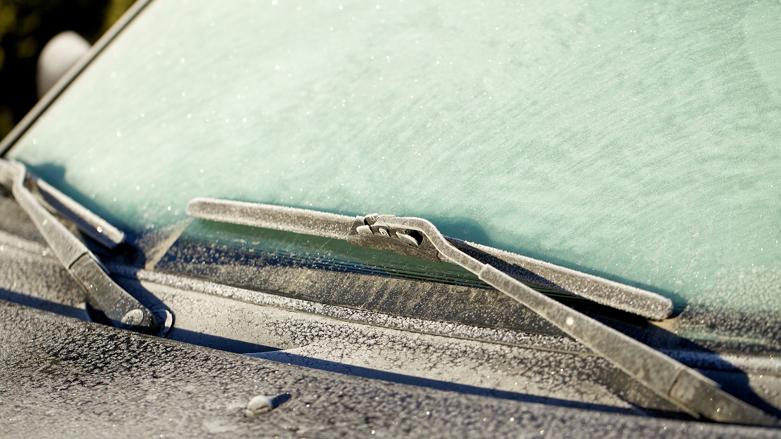 frozen windshield how to defrost